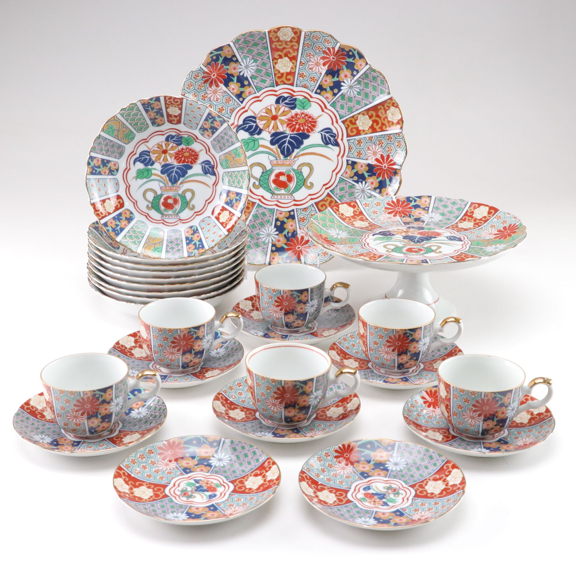 Arita Imari Fan Scalloped Edge Porcelain Dinnerware Set