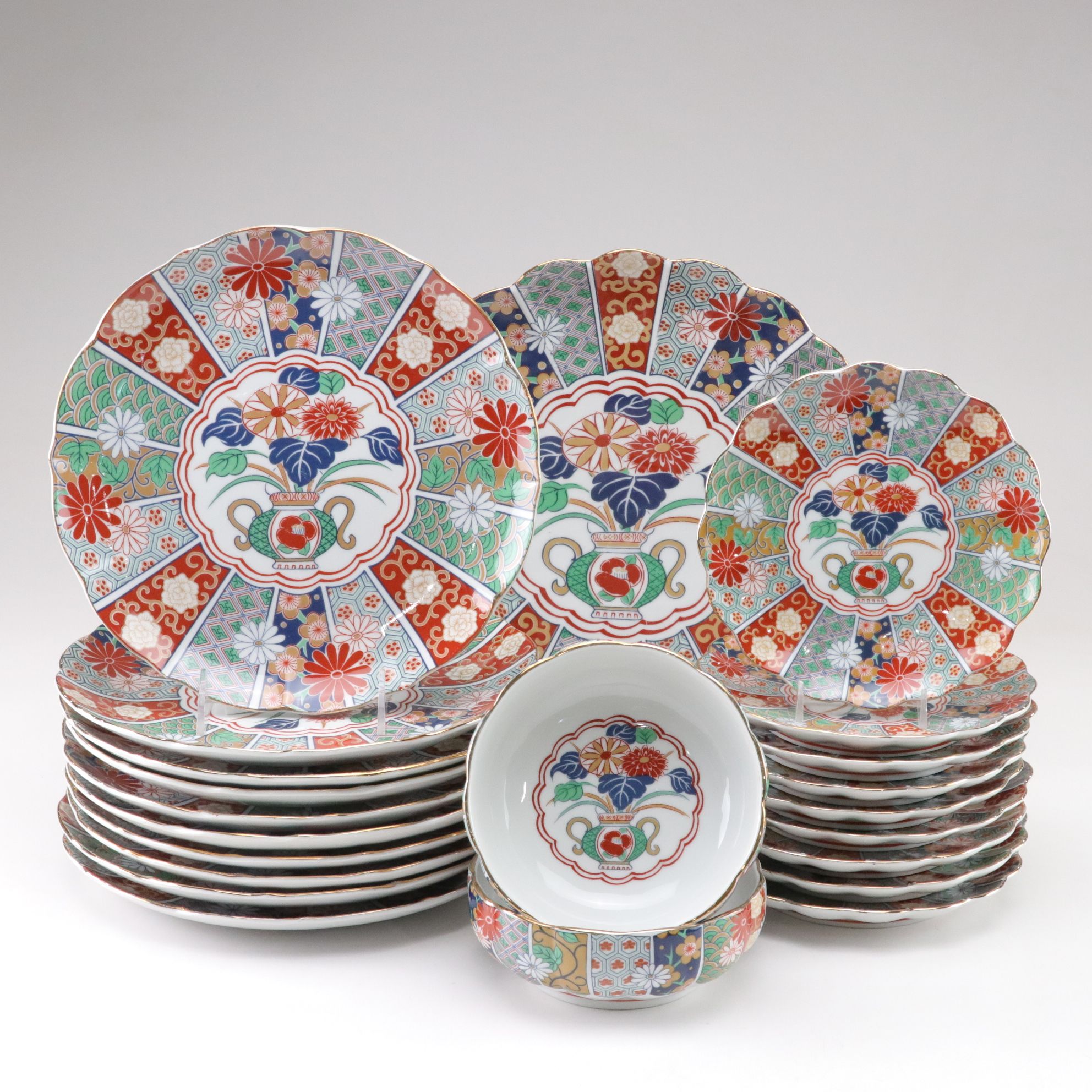 Japanese "Imari Fan" Scalloped Plates, Bowls, & Platter, Late 20th Century