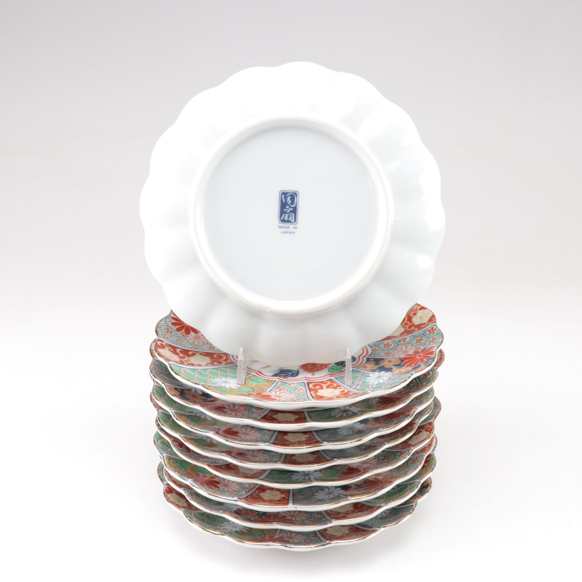 Japanese "Imari Fan" Scalloped Plates, Bowls, & Platter, Late 20th Century