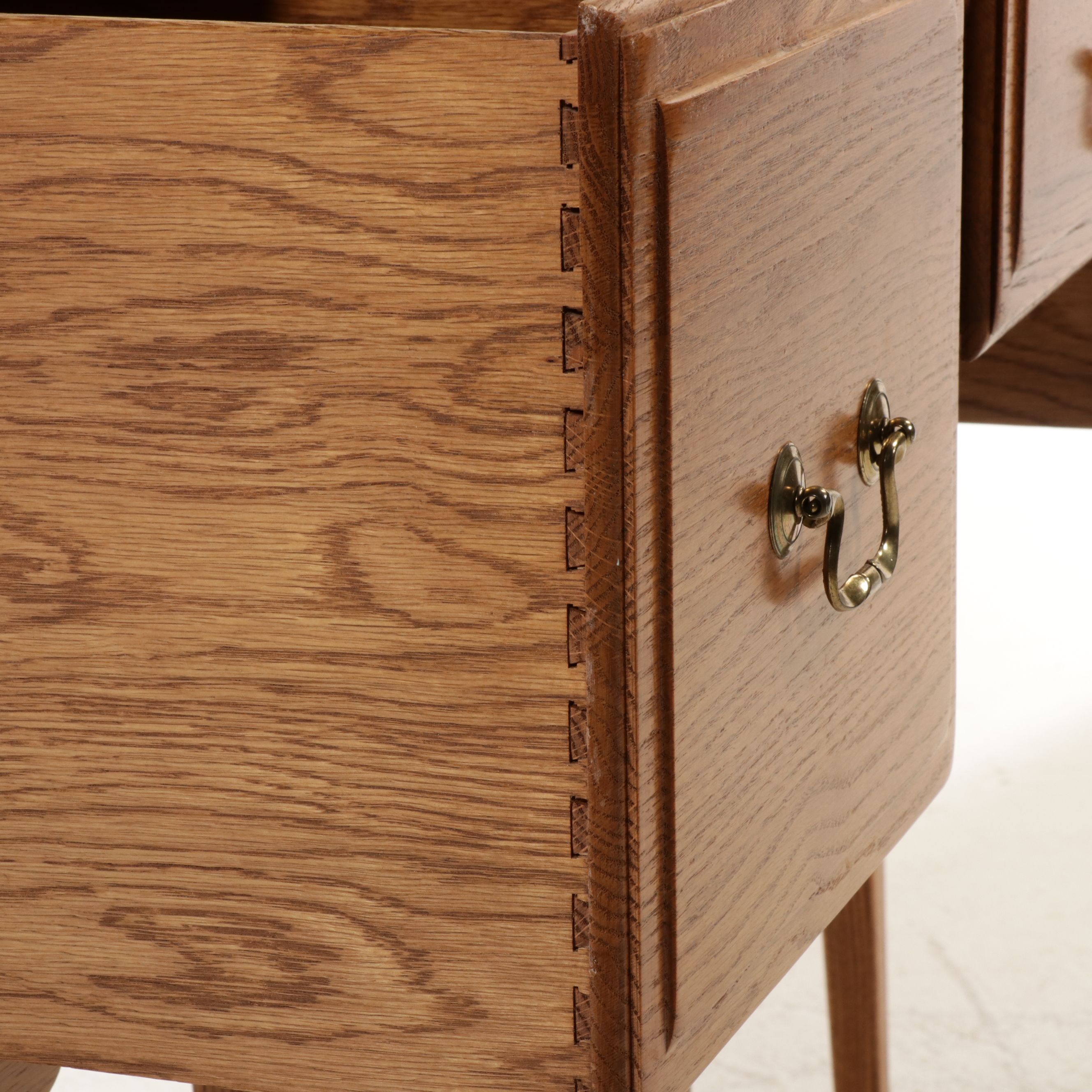 Georgian Style Oak Six-Leg Three-Drawer Huntboard, Late 20th Century