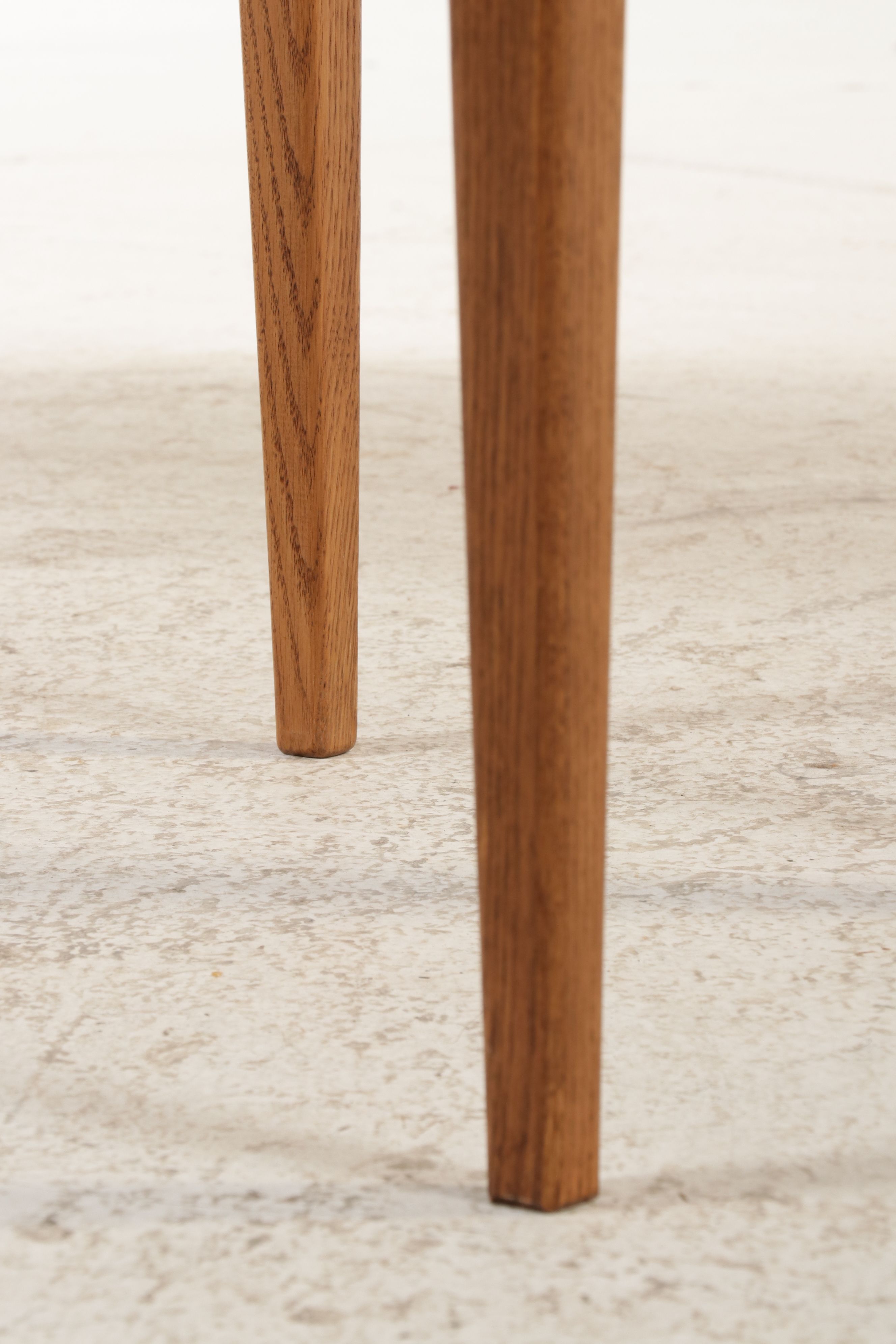 Georgian Style Oak Six-Leg Three-Drawer Huntboard, Late 20th Century