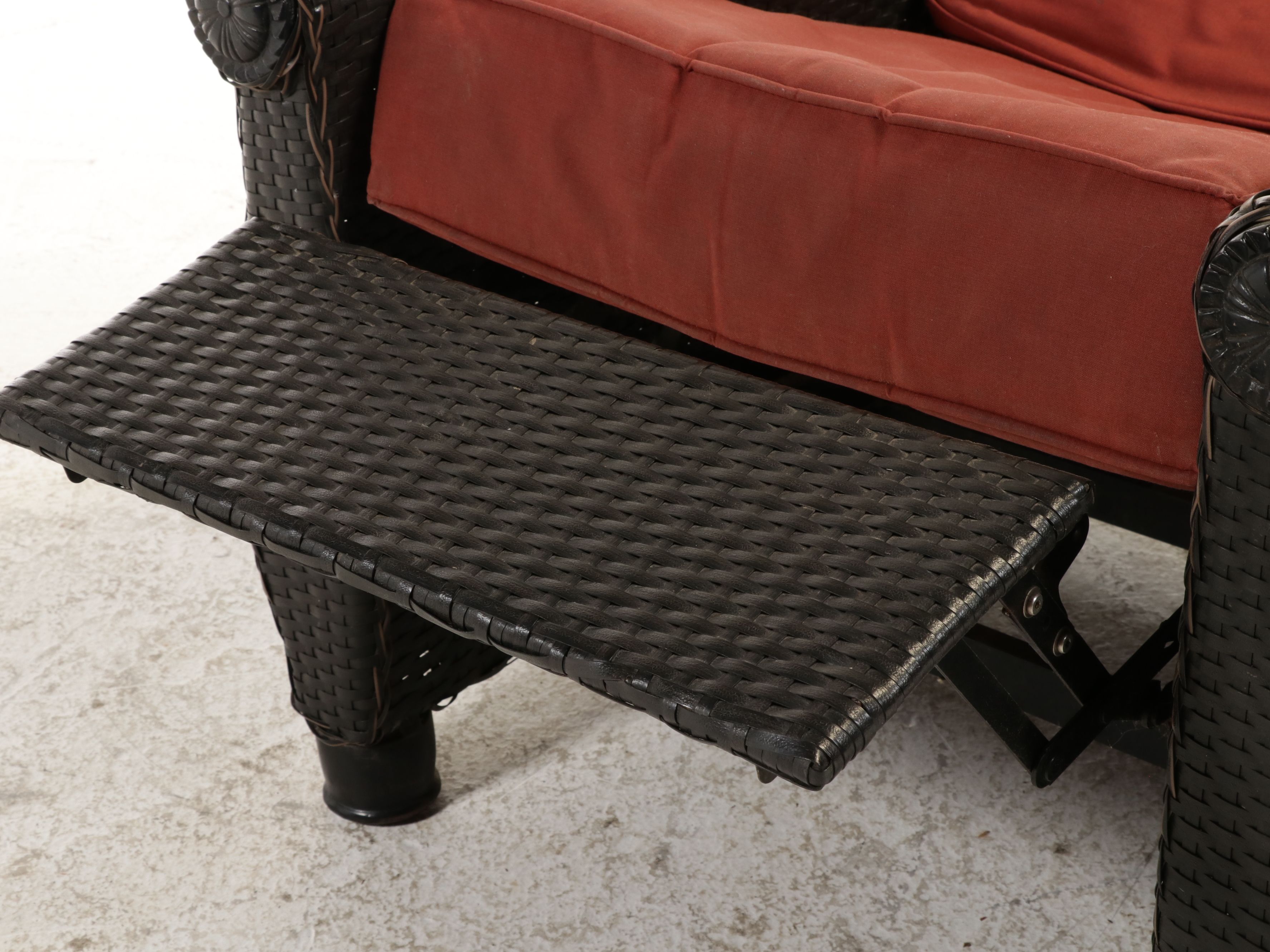 Pair of La-Z-Boy Outdoor All-Weather Resin Wicker Reclining Lounge Chairs